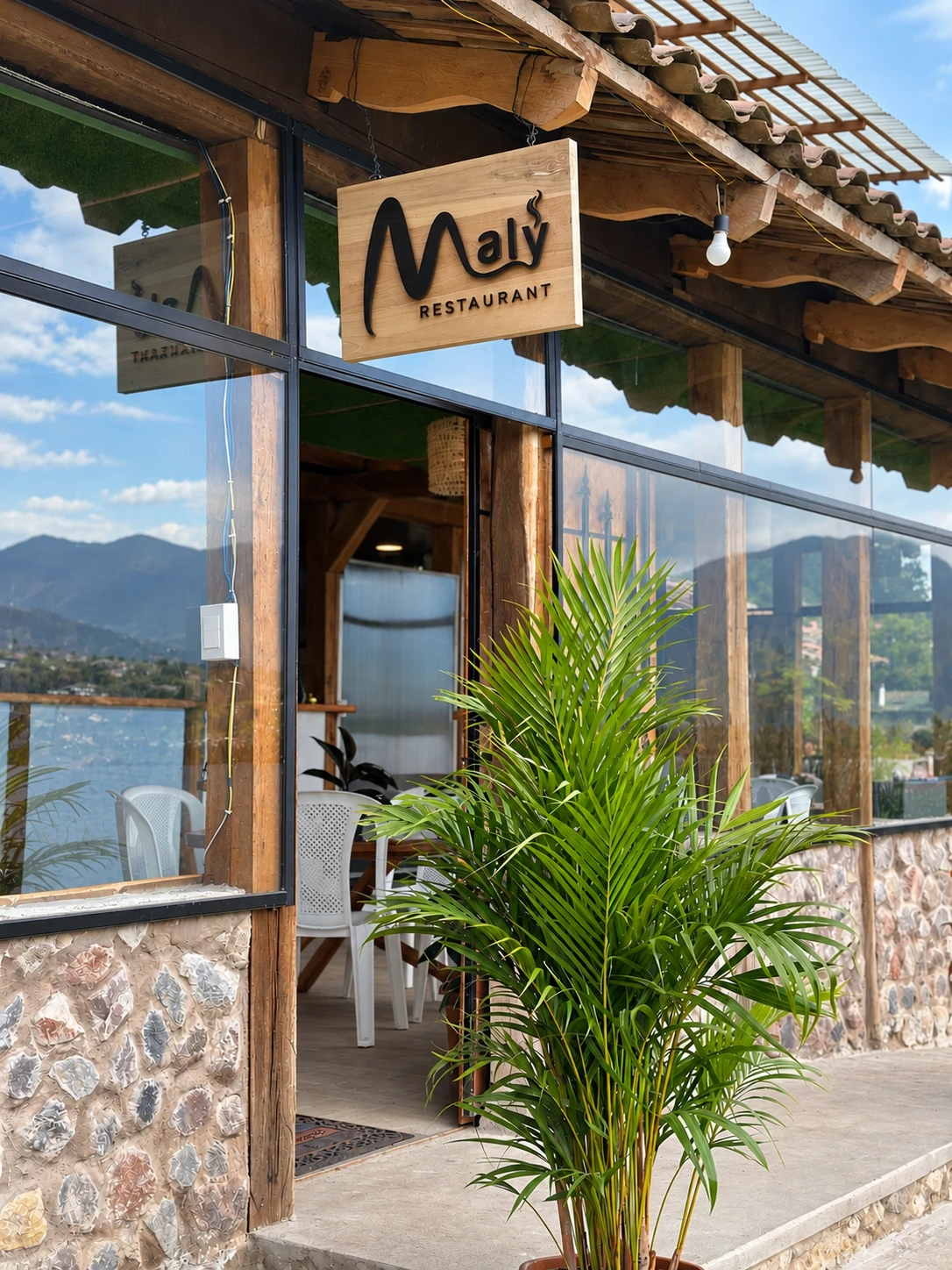 Entrada de Maly Restaurant