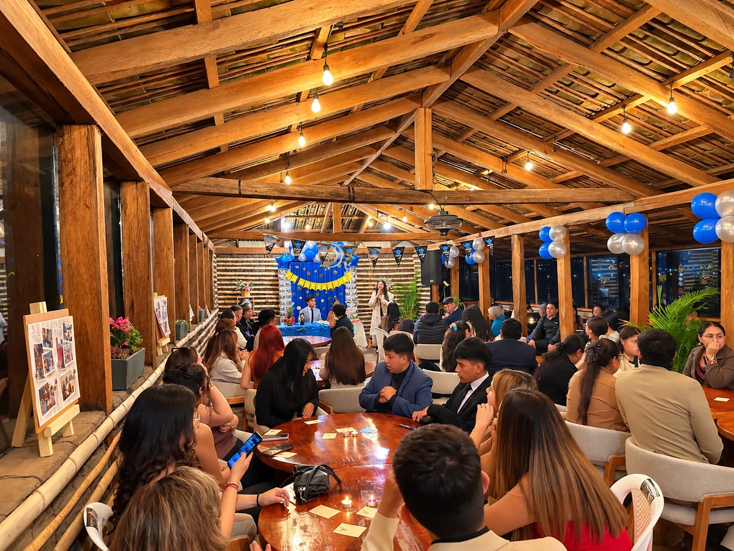 Celebración nocturna en el restaurante